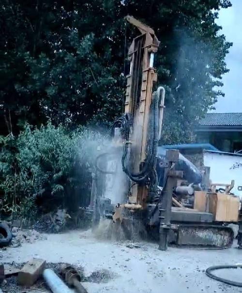 义安区钻岩石井